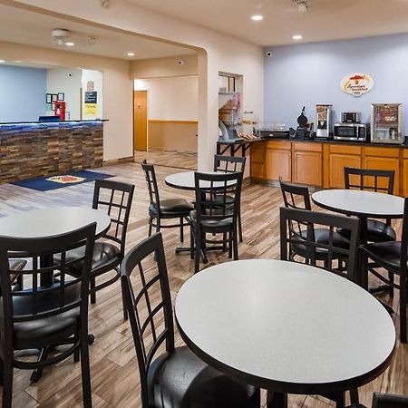 Super 8 By Wyndham Neillsville Wi Exterior foto