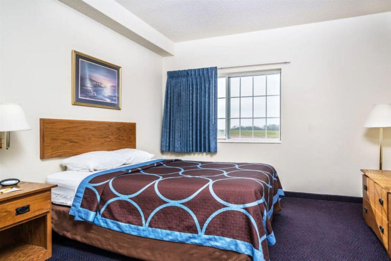 Super 8 By Wyndham Neillsville Wi Exterior foto